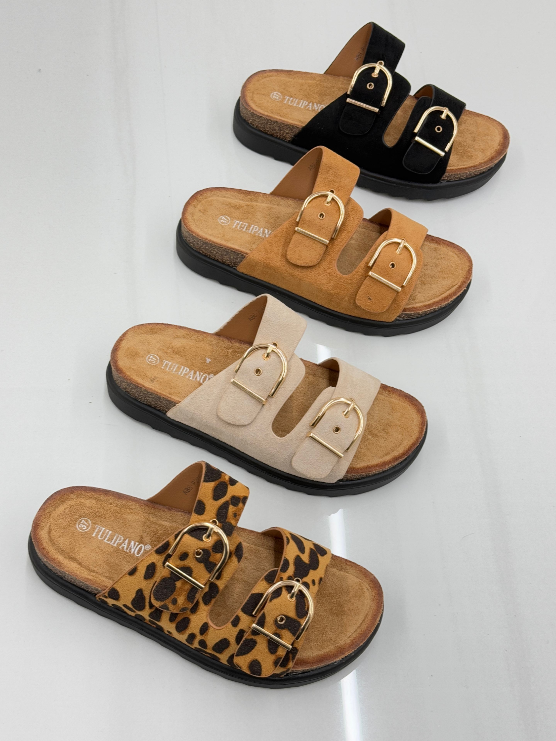 Sandaler med guld spænde by Gioa