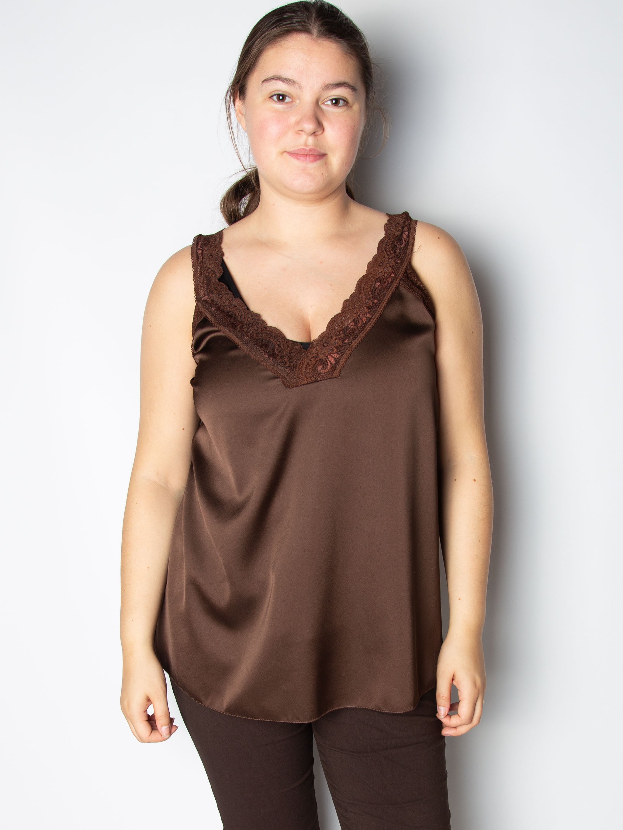 Satin top med blonde by Krone 1