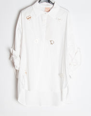 Hvid skjorte med brocher - ITNOV24 by Krone 1