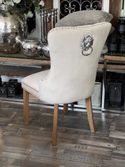 Spisestol med løvedetalje og træben Champagne by Krone 1