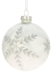 Glaskugle 8 cm – Icy White med sølv snefnug by WEISTE
