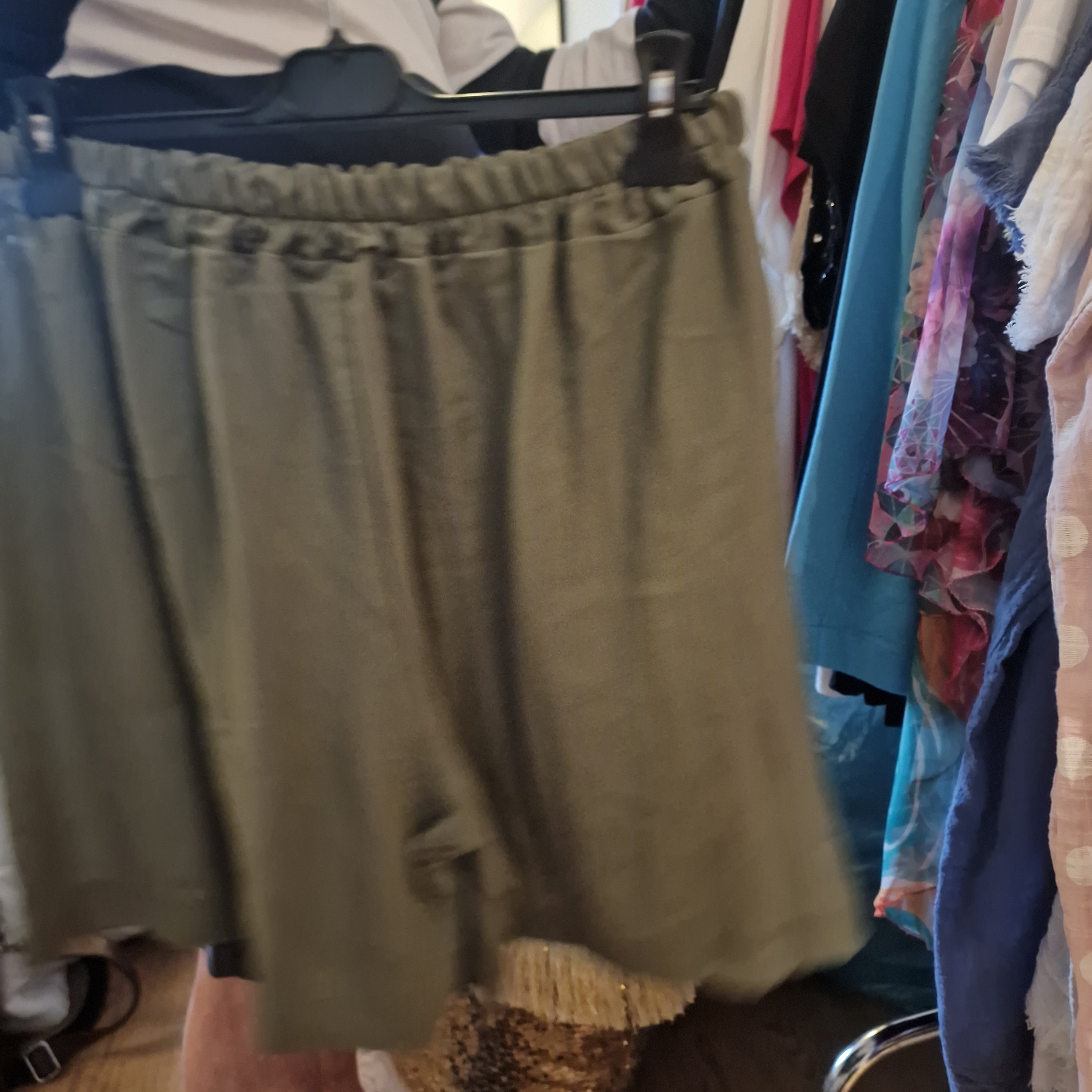 Shorts m.vidde i ben - by Krone 1