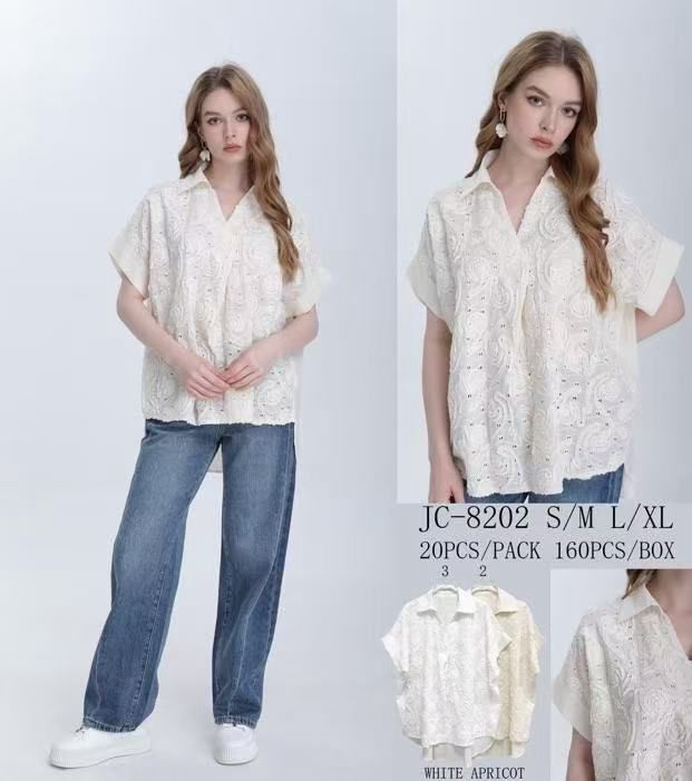 Kortærmet skjorte med broderi - ITMARTS25 by Jessy Moda