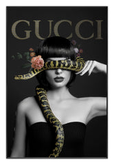 Indrammet vægmaleri – Lady with Snake 80x120 cm