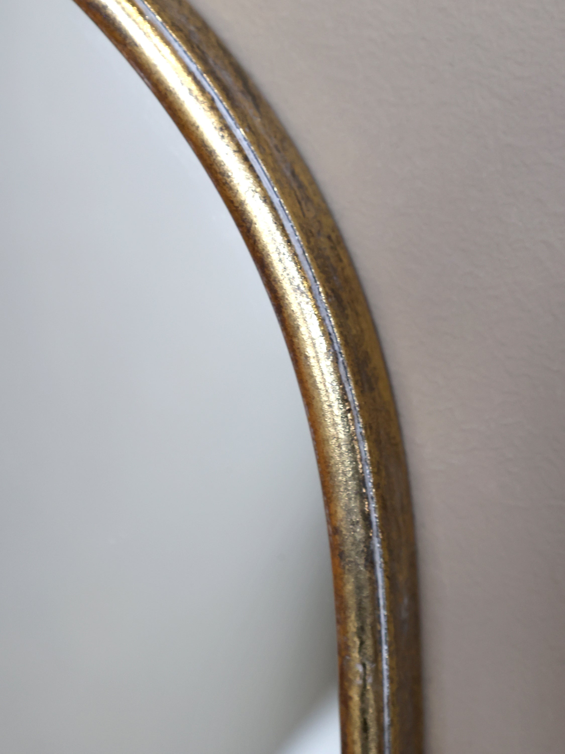 Spejl m. hylde og dekor, H56/L85/B16 cm antique messing