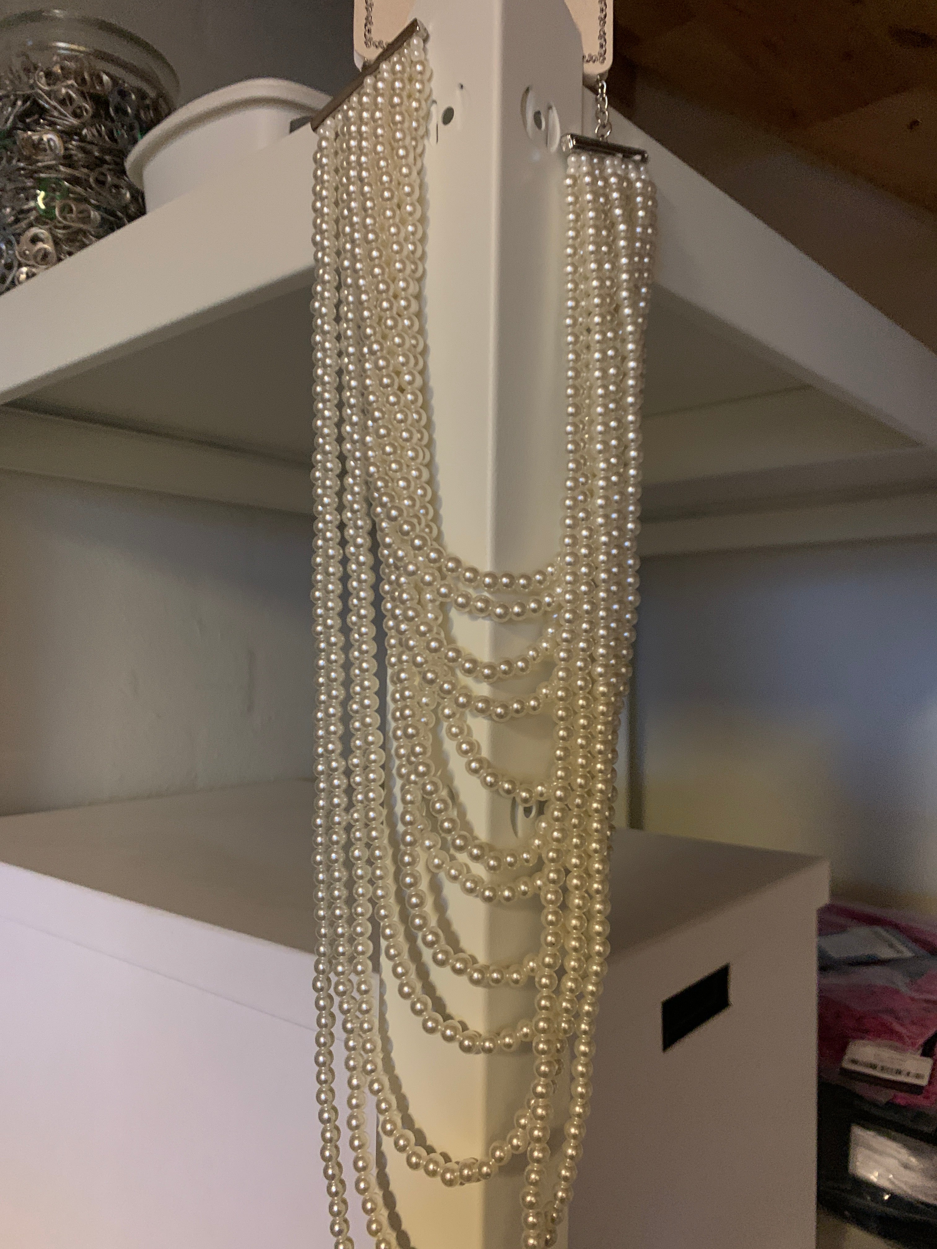 Bred perlekæde - Hvid by Krone 1