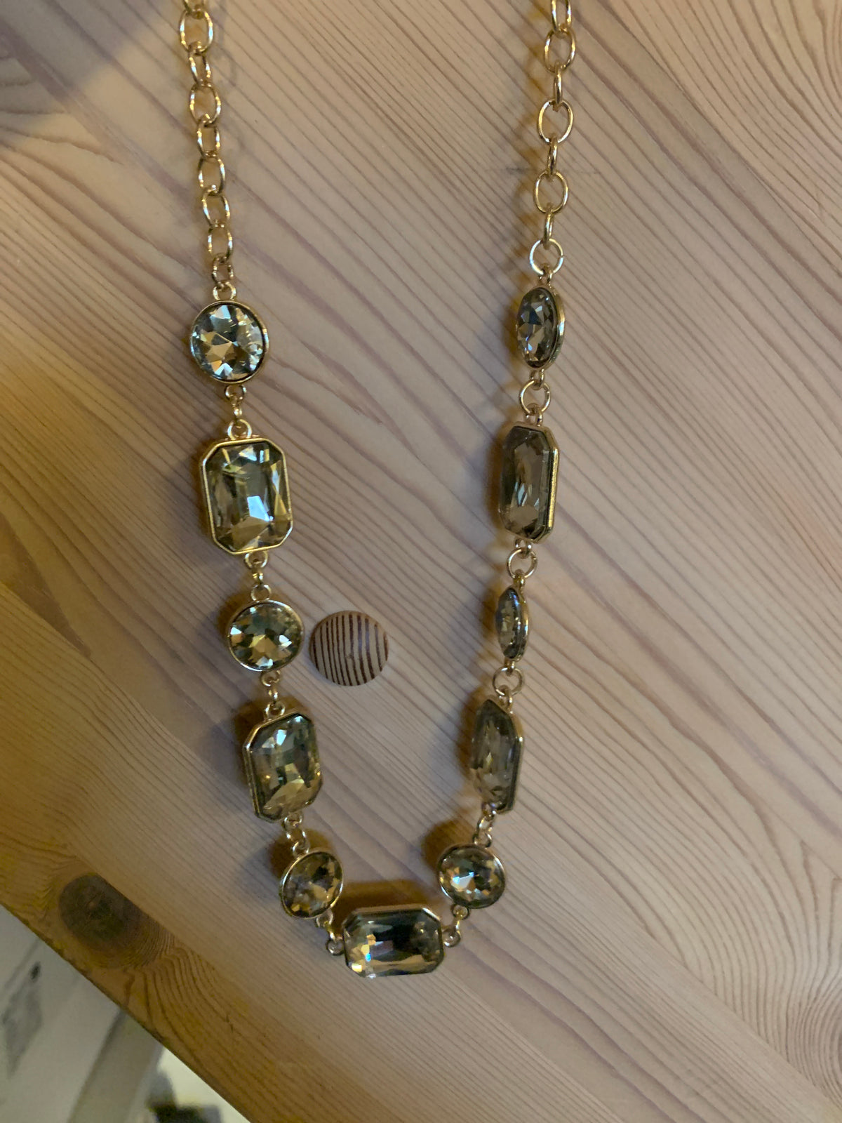 Guld halskæde med store sten by Krone 1