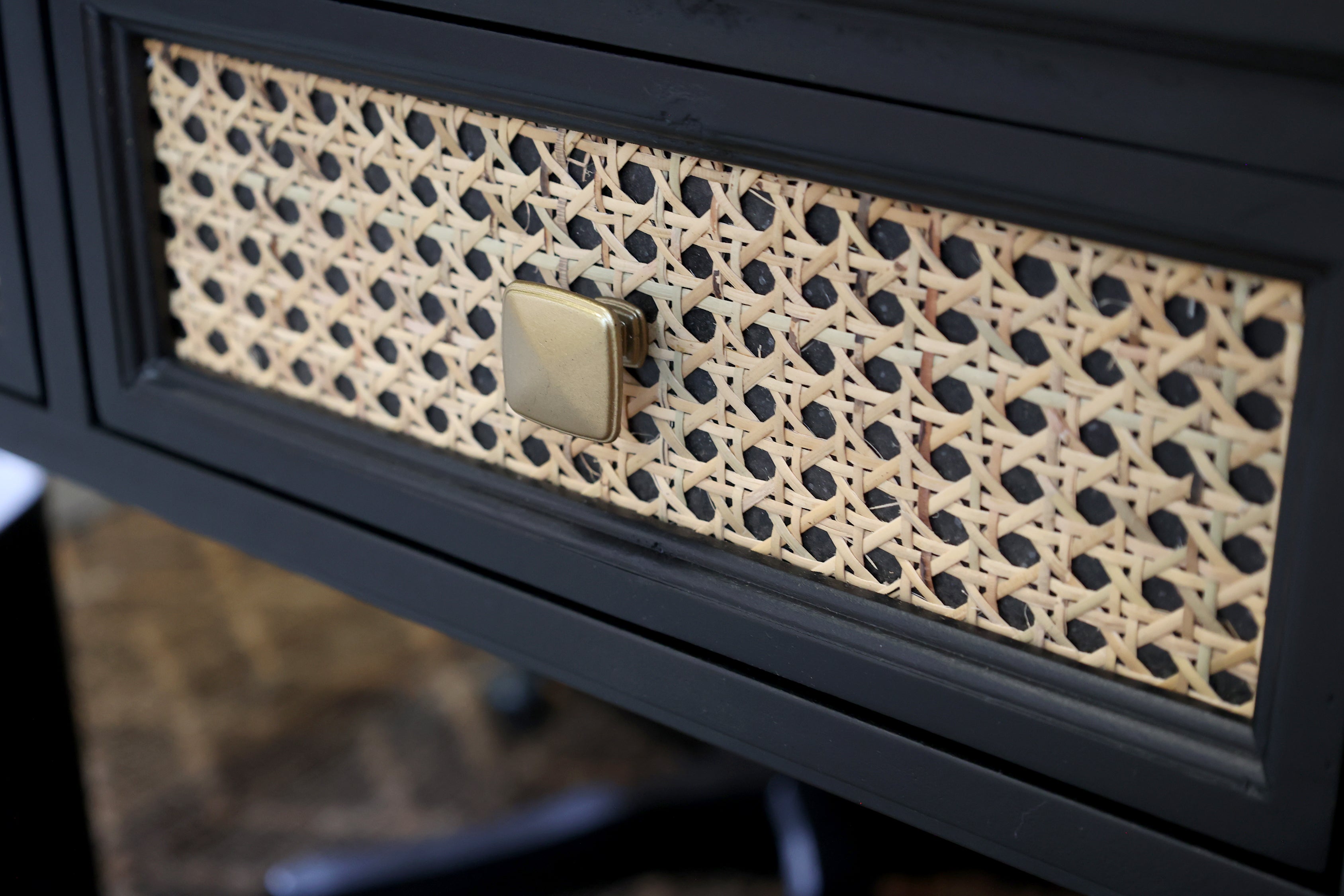 Skrivebord m. 3 skuffer, H80/L110/B42 cm sort by Chic Antique