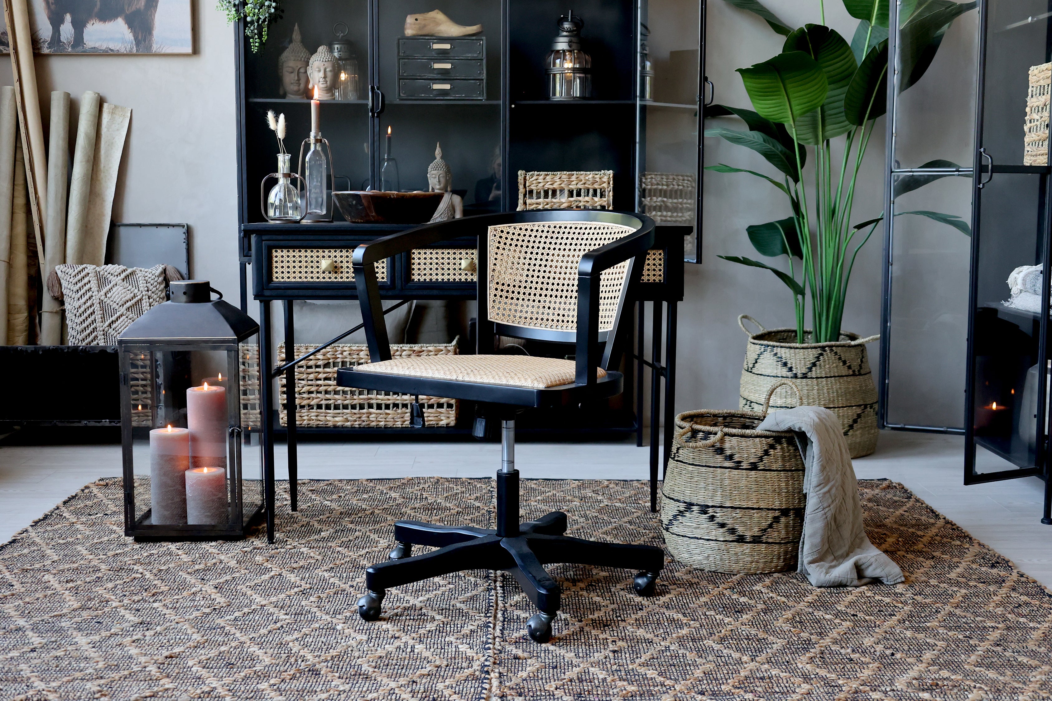 Skrivebord m. 3 skuffer, H80/L110/B42 cm sort by Chic Antique