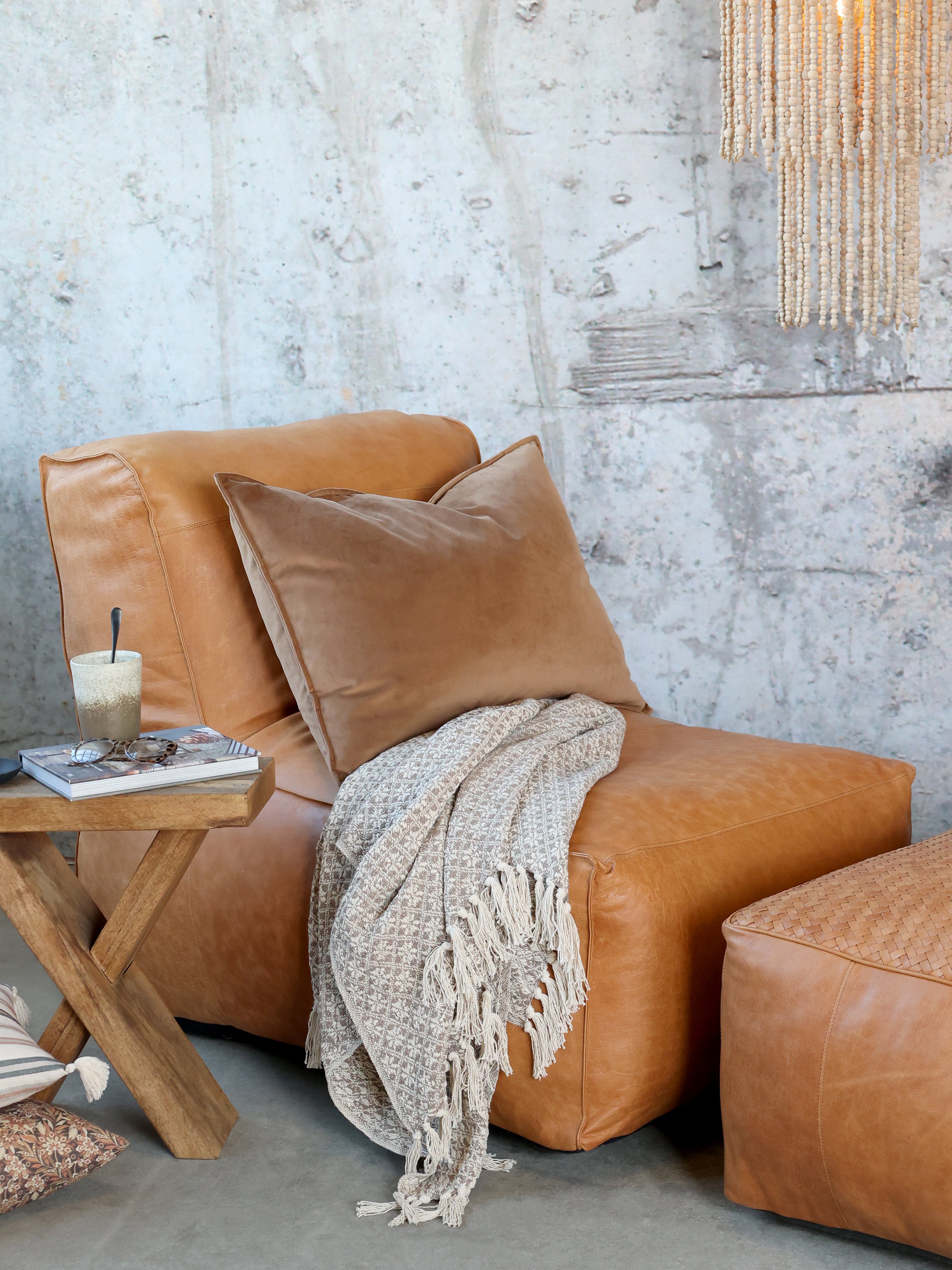 Loungestol i læder, H83/L103/B83 cm cognac by Chic Antique