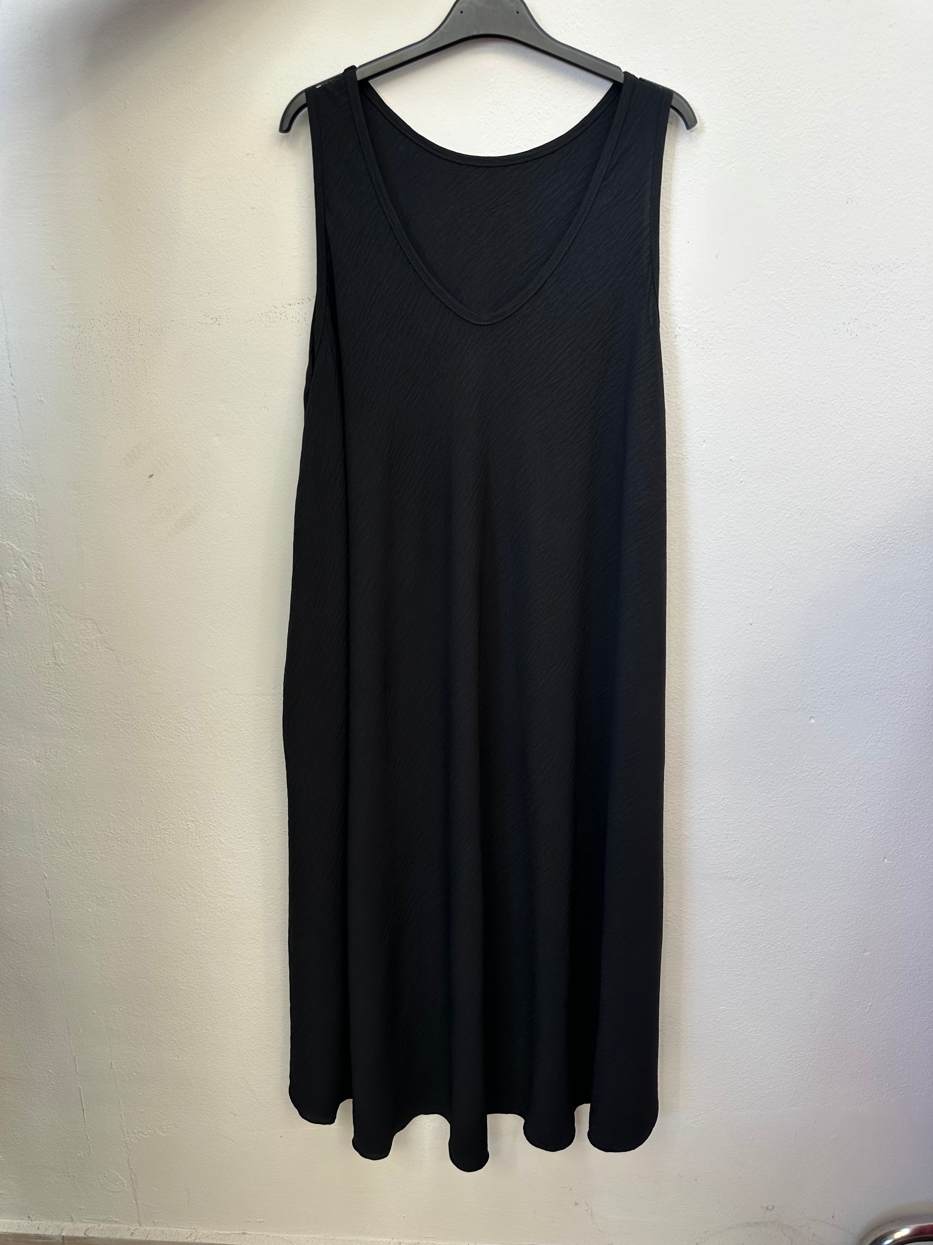 Basis kjole med smuk facon - Brystmål 148cm