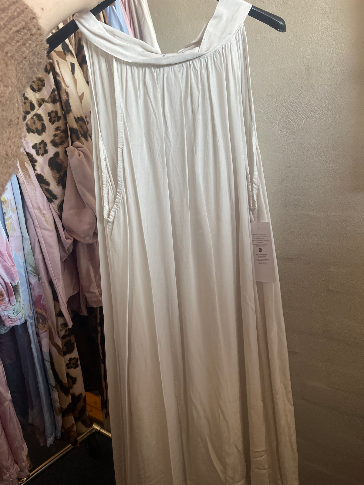 Lang kjole med bindebånd by Bluebell