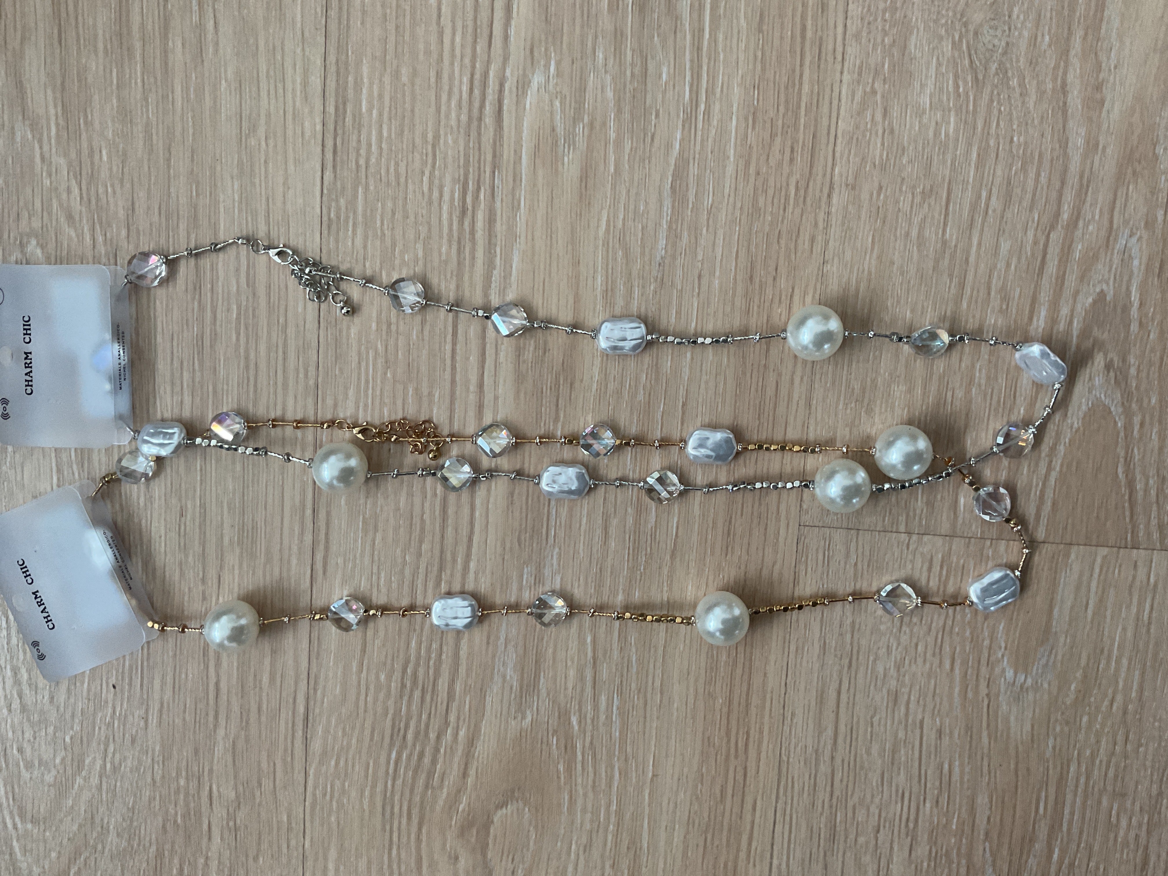 Lang halskæde blandet sten by Krone 1