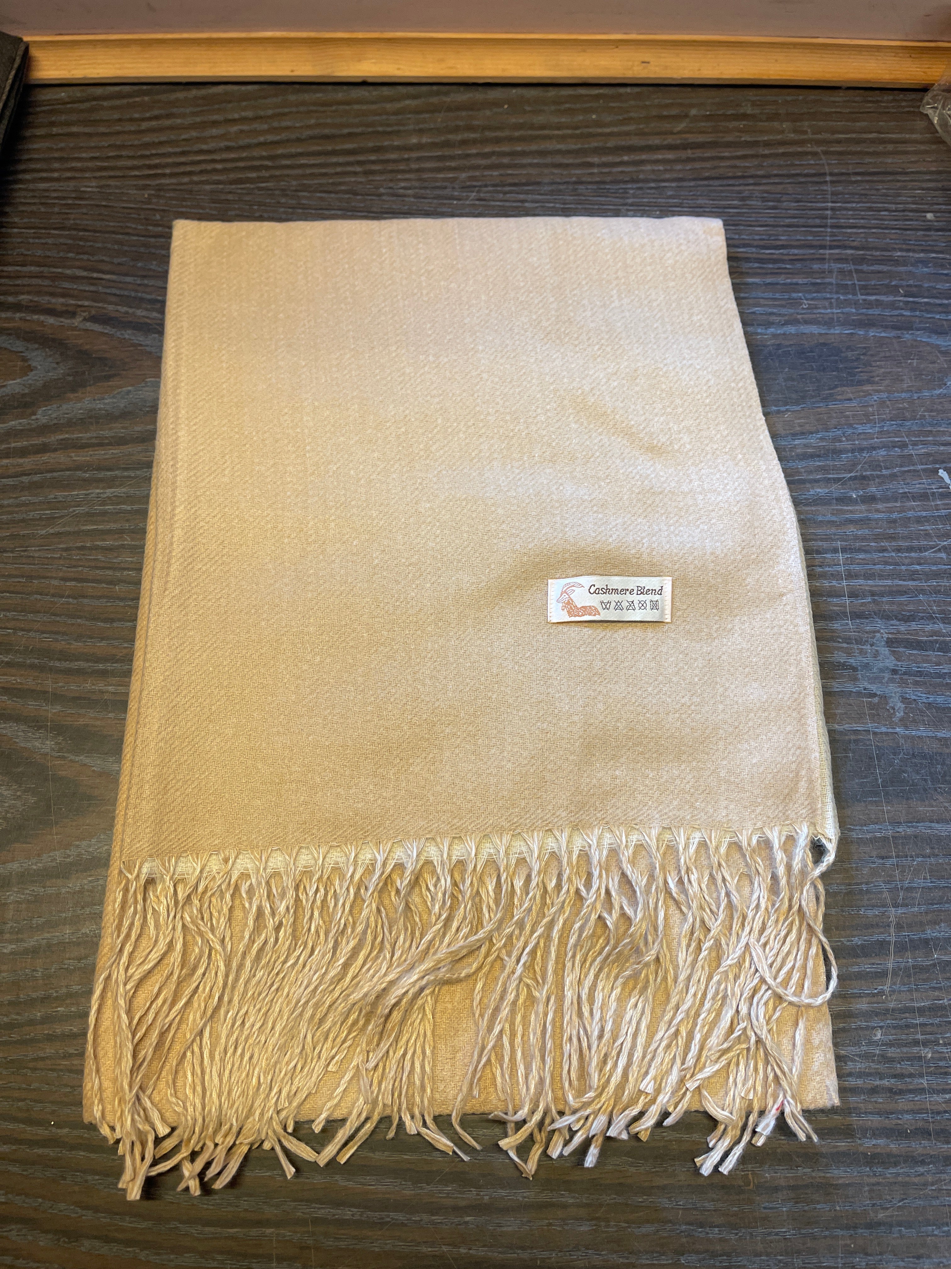 Cashmere blend tørklæde med frynser