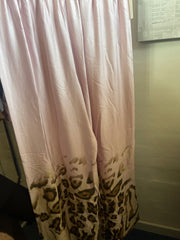 Satin viddebukser med leo fade by Bluebell