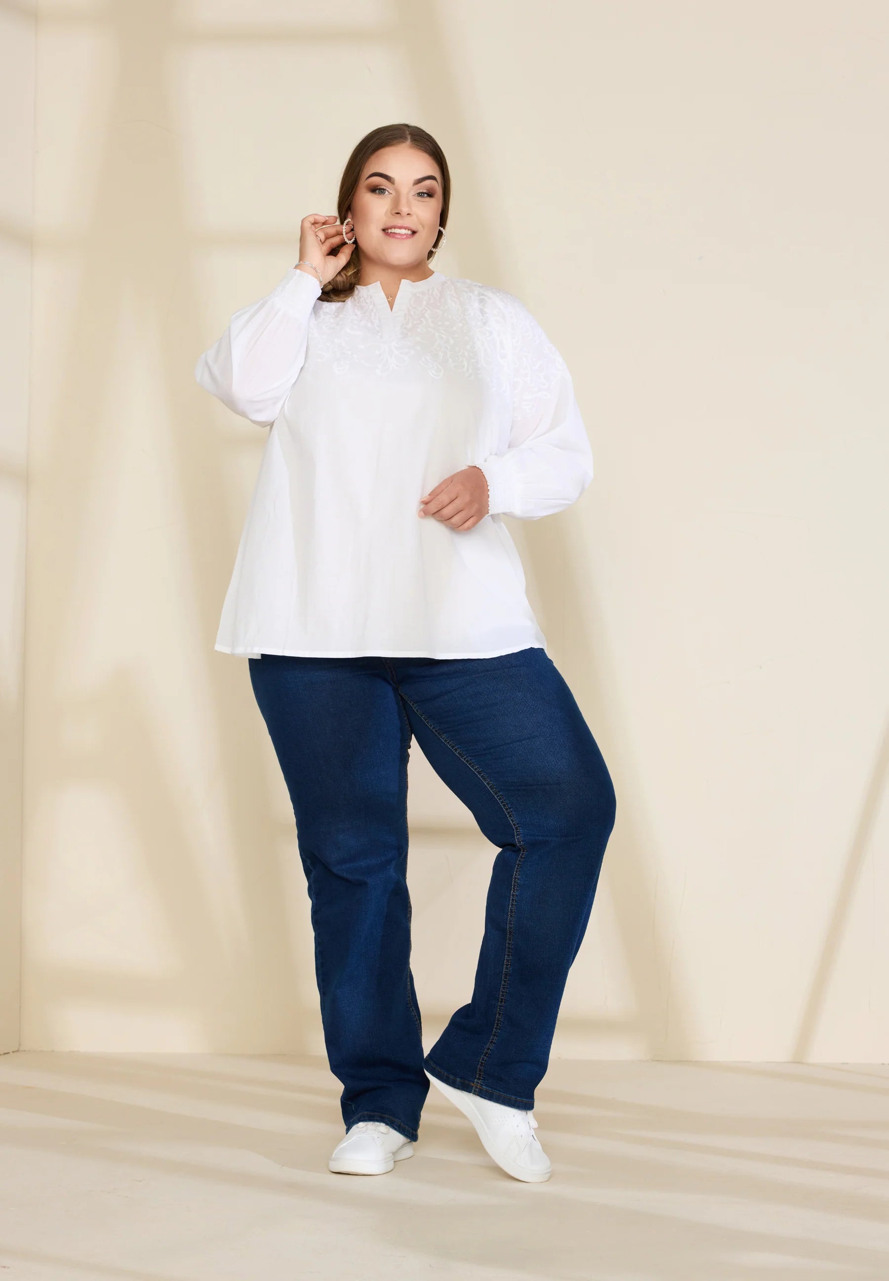 No. 1 By Ox bluse med broderinger øverst by Krone 1