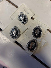 Broche - Kvindemotiv by Krone 1