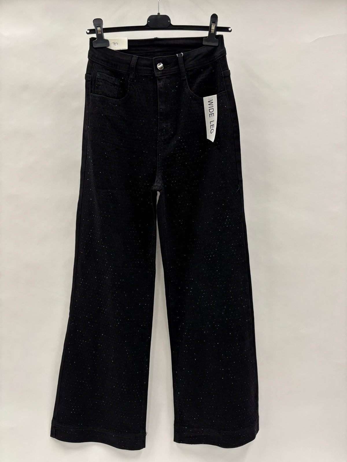 Sorte Bukser Med Sorte Sten