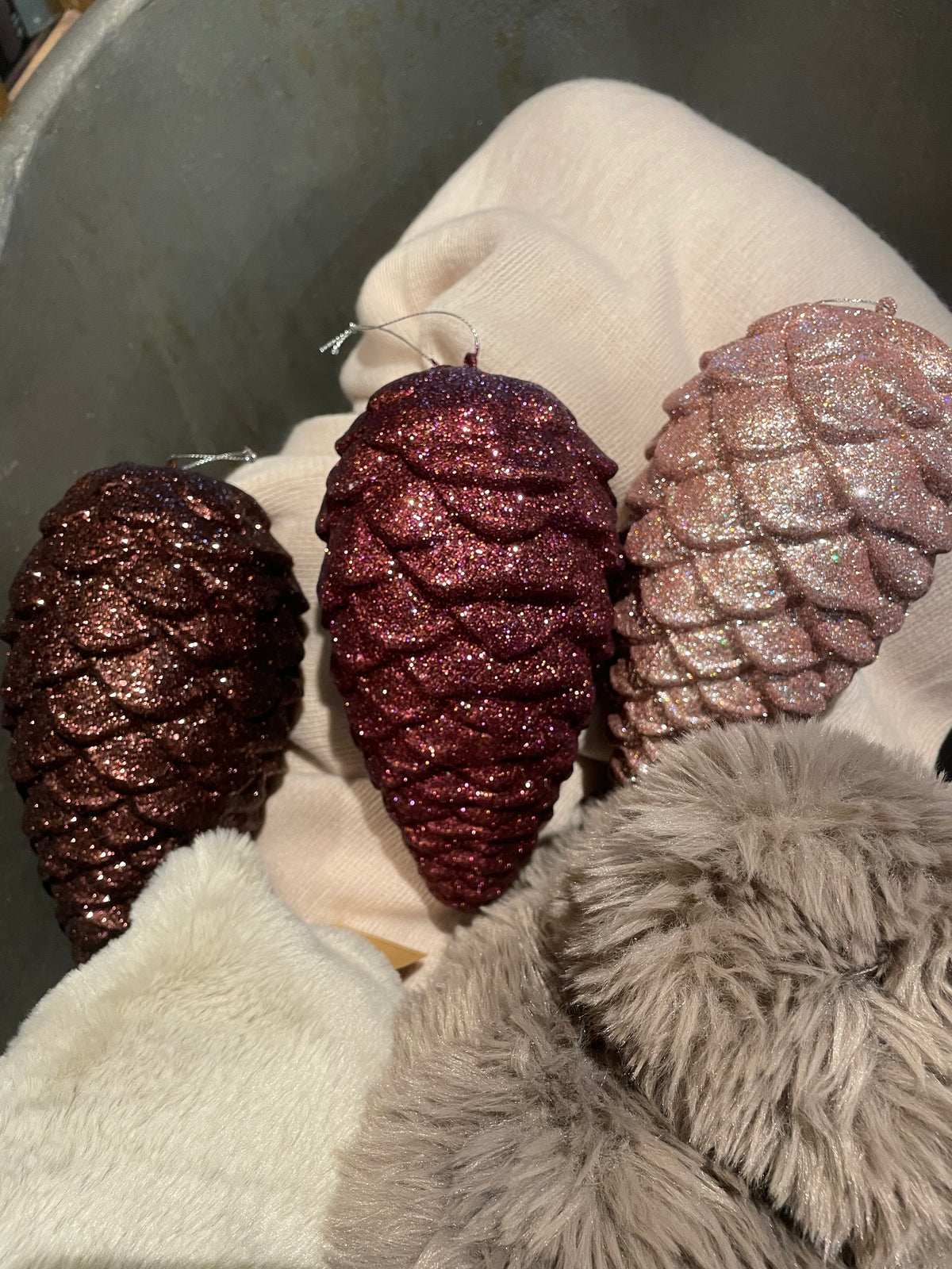 Fyrrekogle glitter 24cm x 12cm