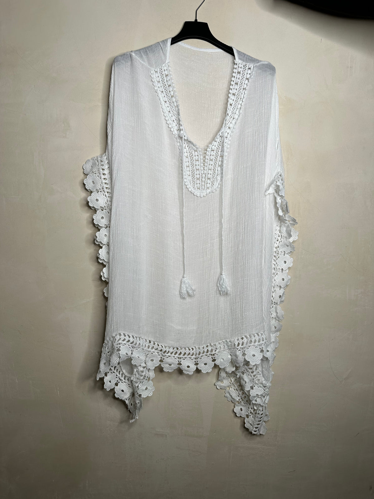 Tunika med hæklet detaljer - ITMAJ25 by XXL