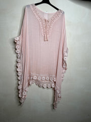 Tunika med hæklet detaljer - ITMAJ25 by XXL