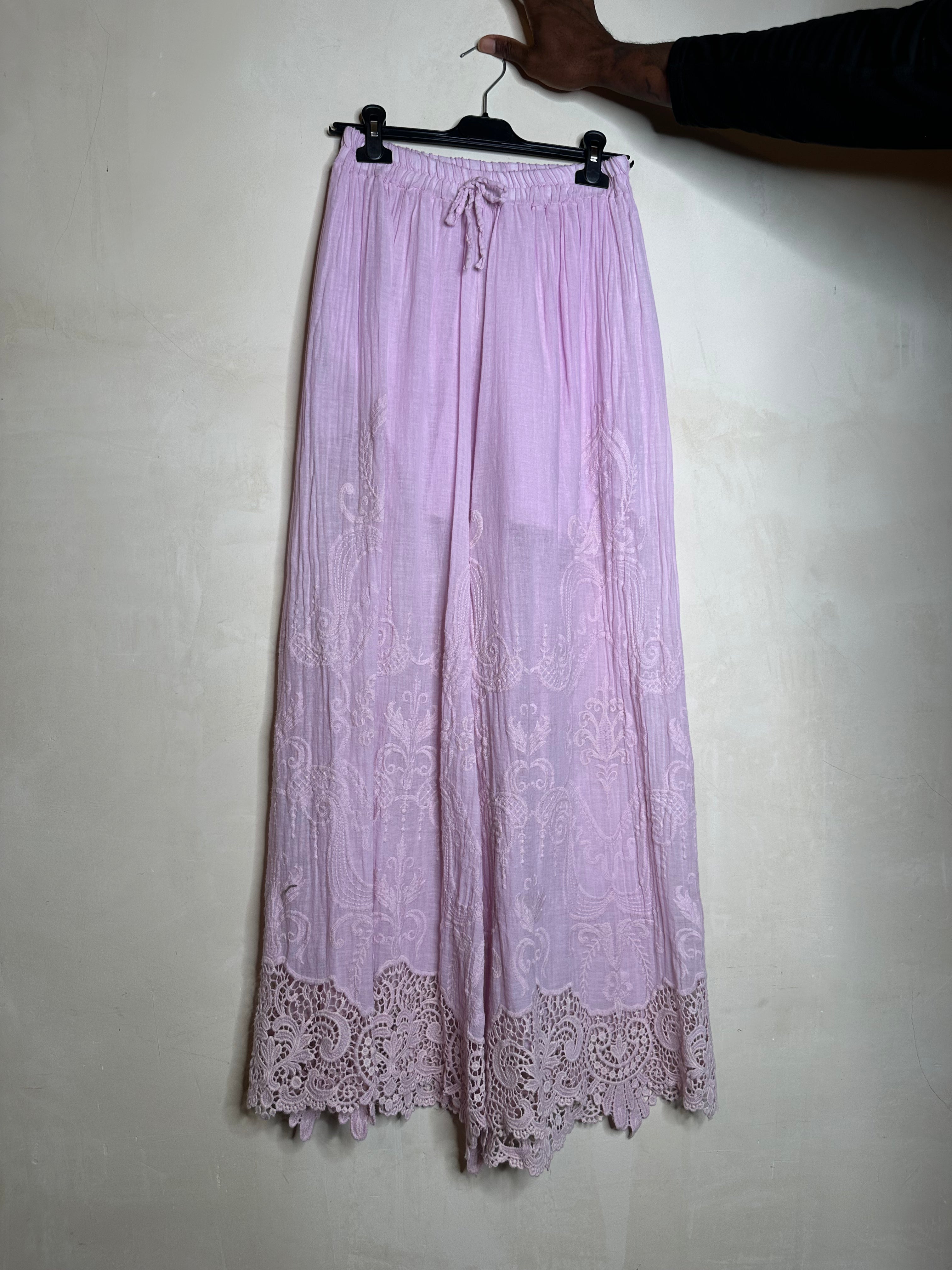 Bukser med blonde by Pronto Moda Elisa Ye