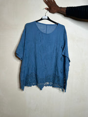 Bluse med blonde by Pronto Moda Elisa Ye