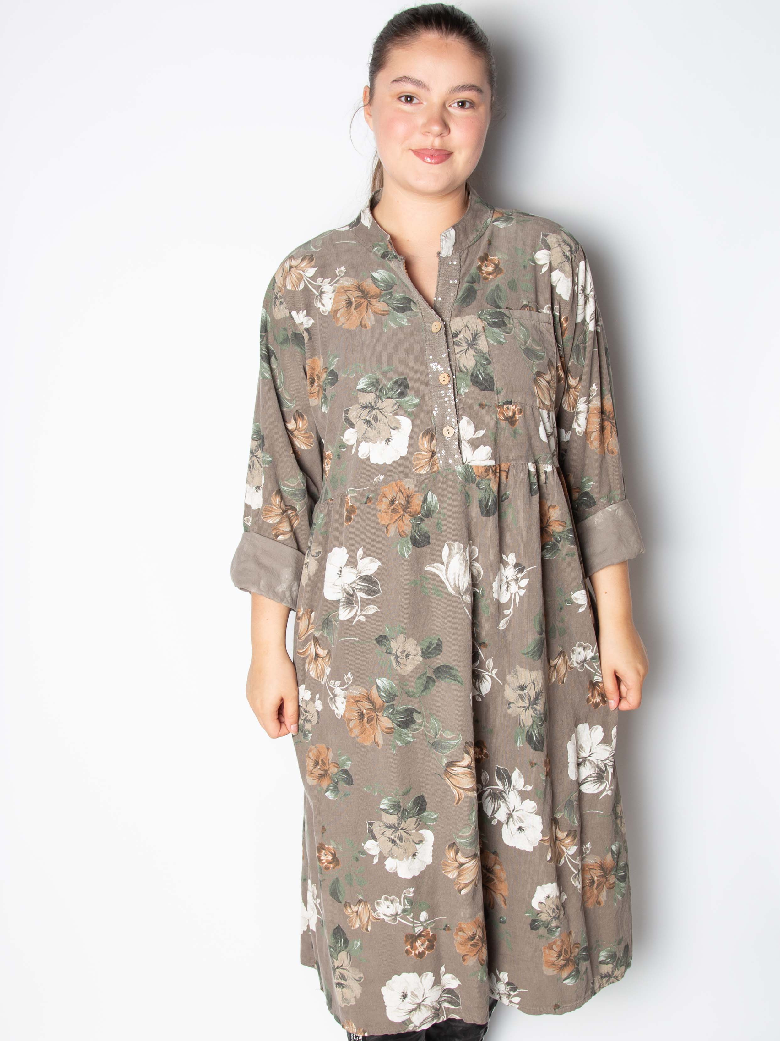 Fløjlskjole med blomster - Brystmål 130cm
