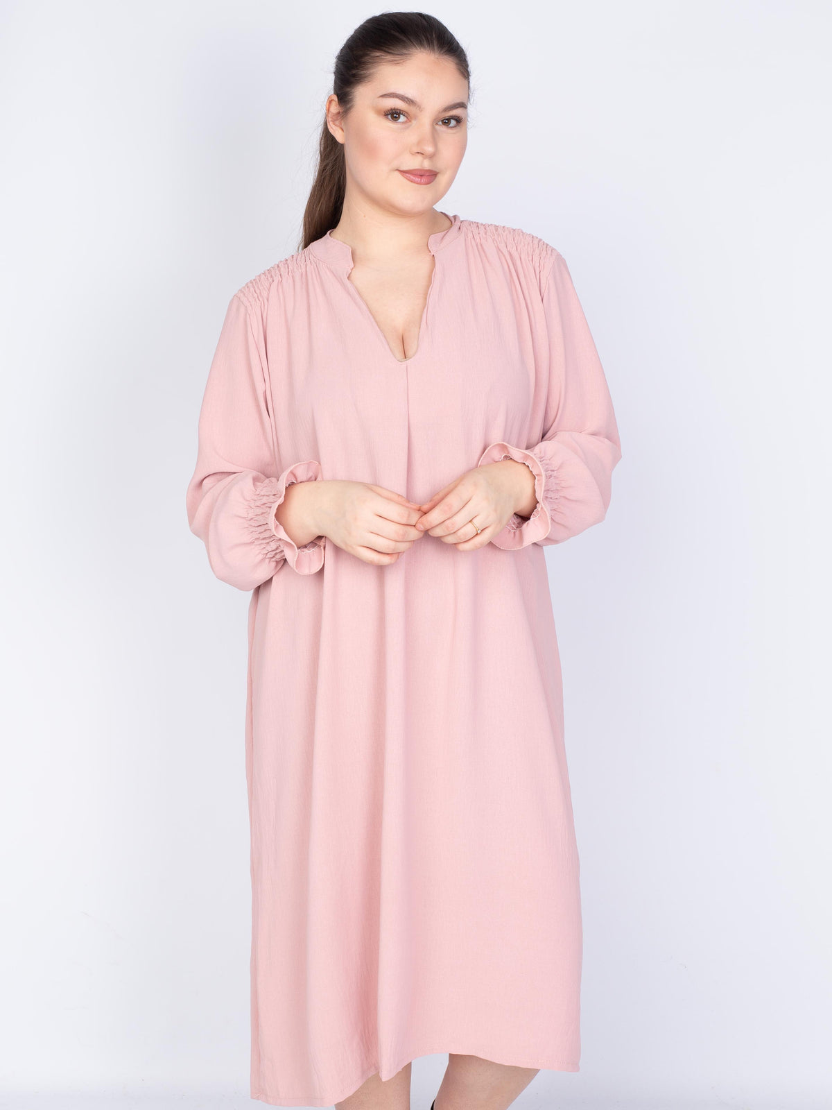 Lang skjortekjole med smock by Xd