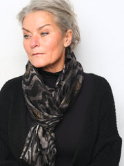 Leo tørklæde med guld by Krone 1