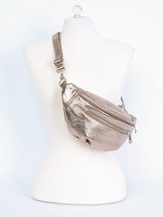 Leather belt bag with zipper