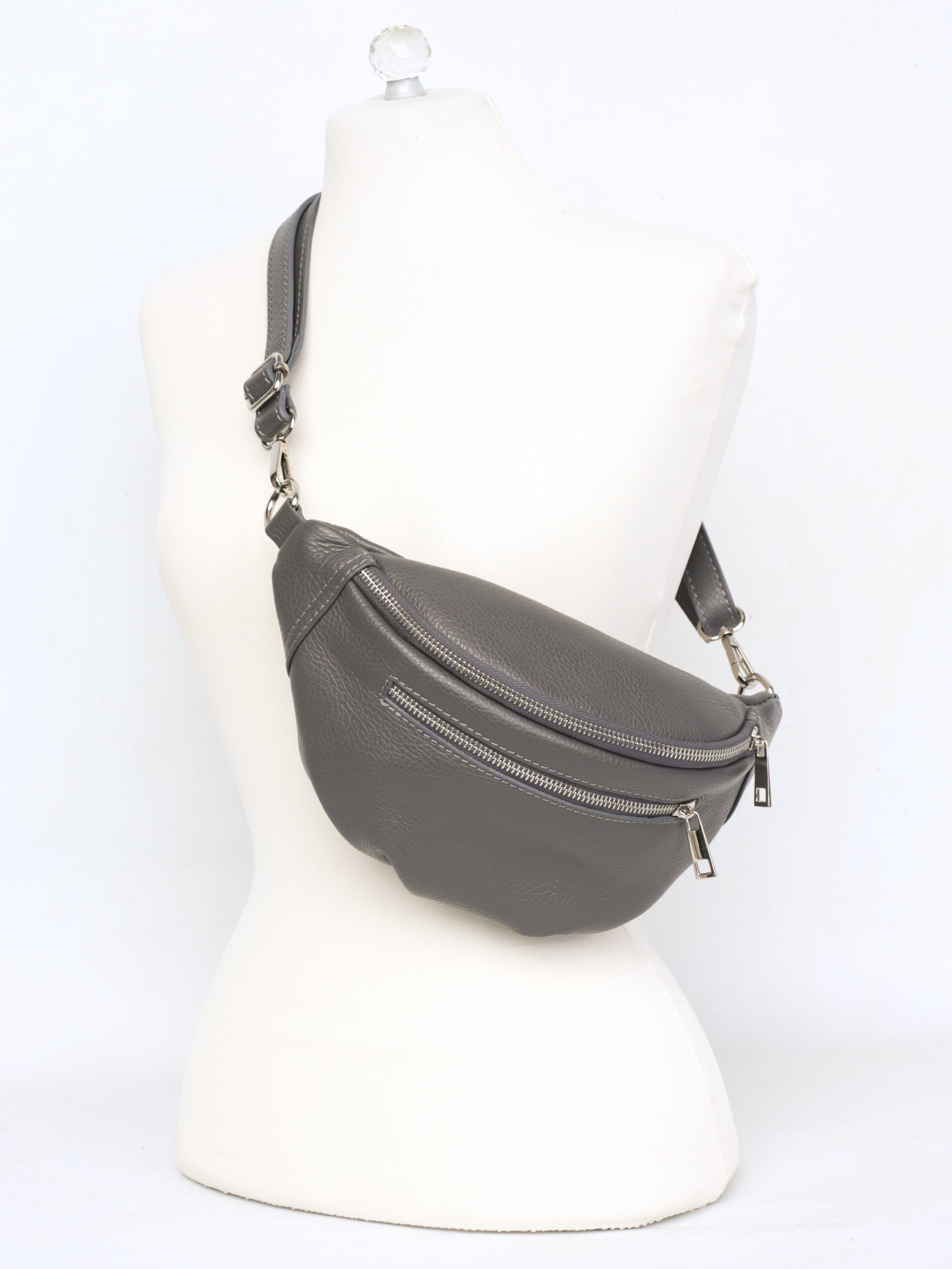 Leather belt bag with zipper