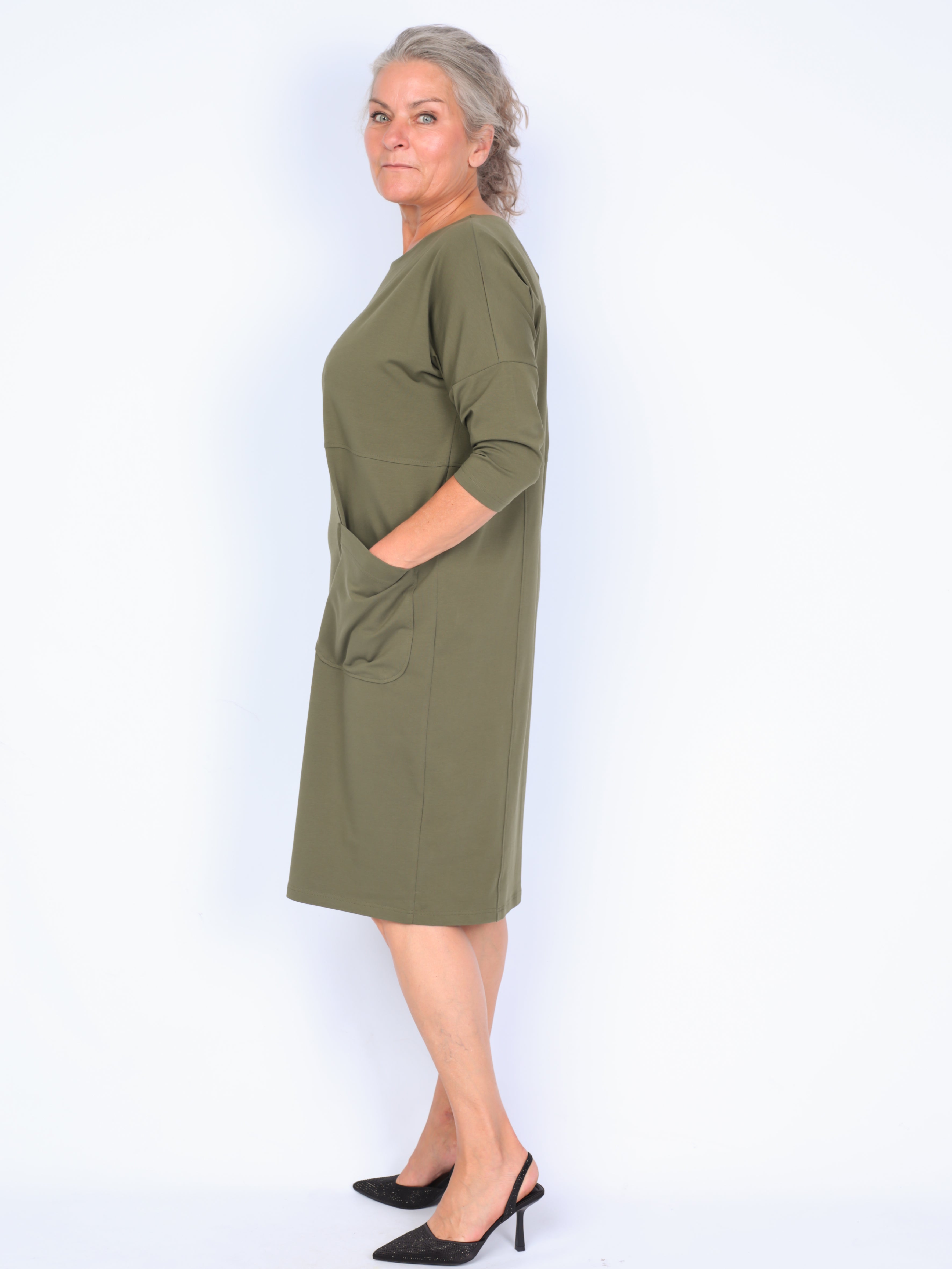 Some dress with large pocket and buttons on the back