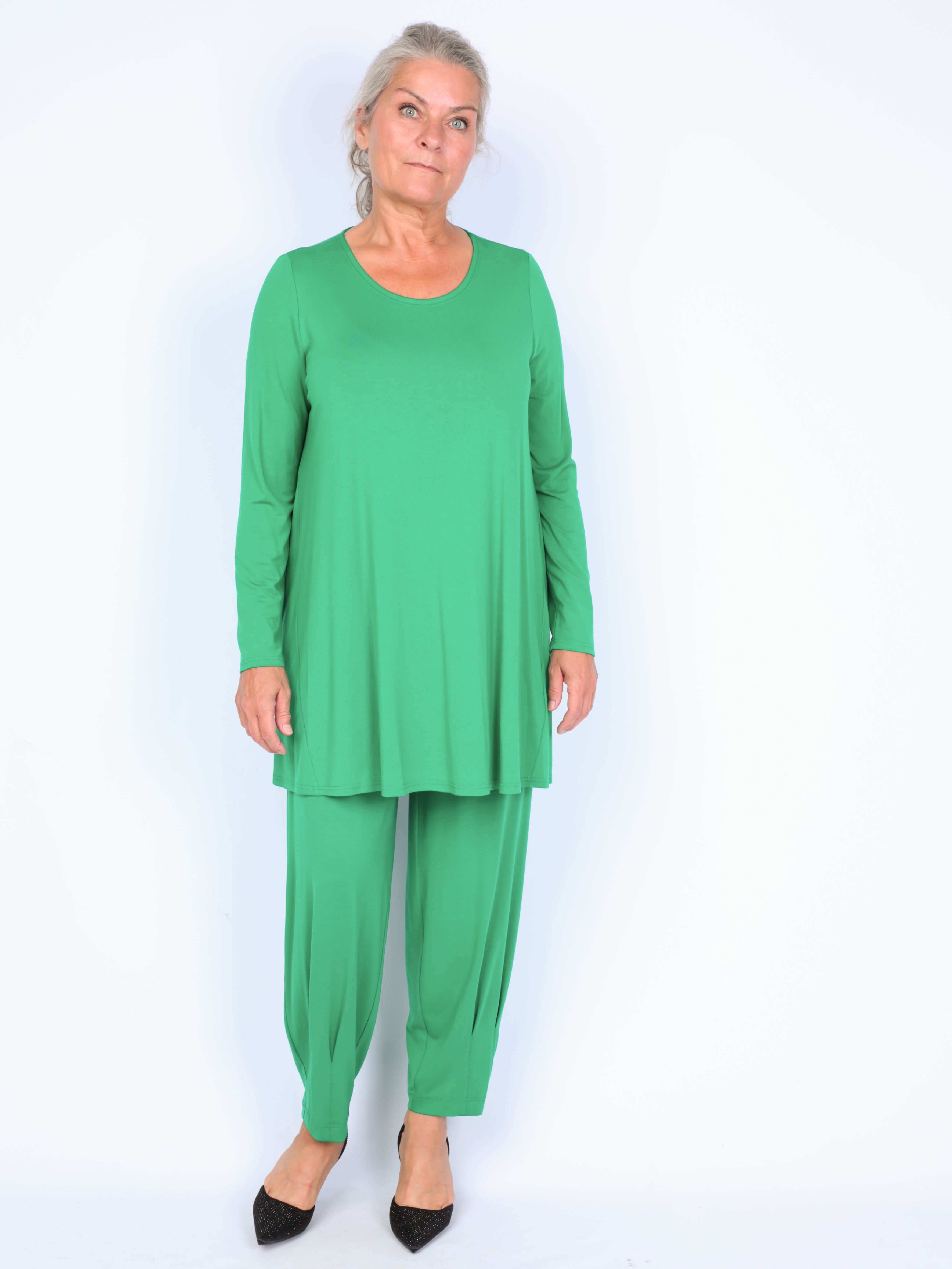Some long blouse with pleats in the back