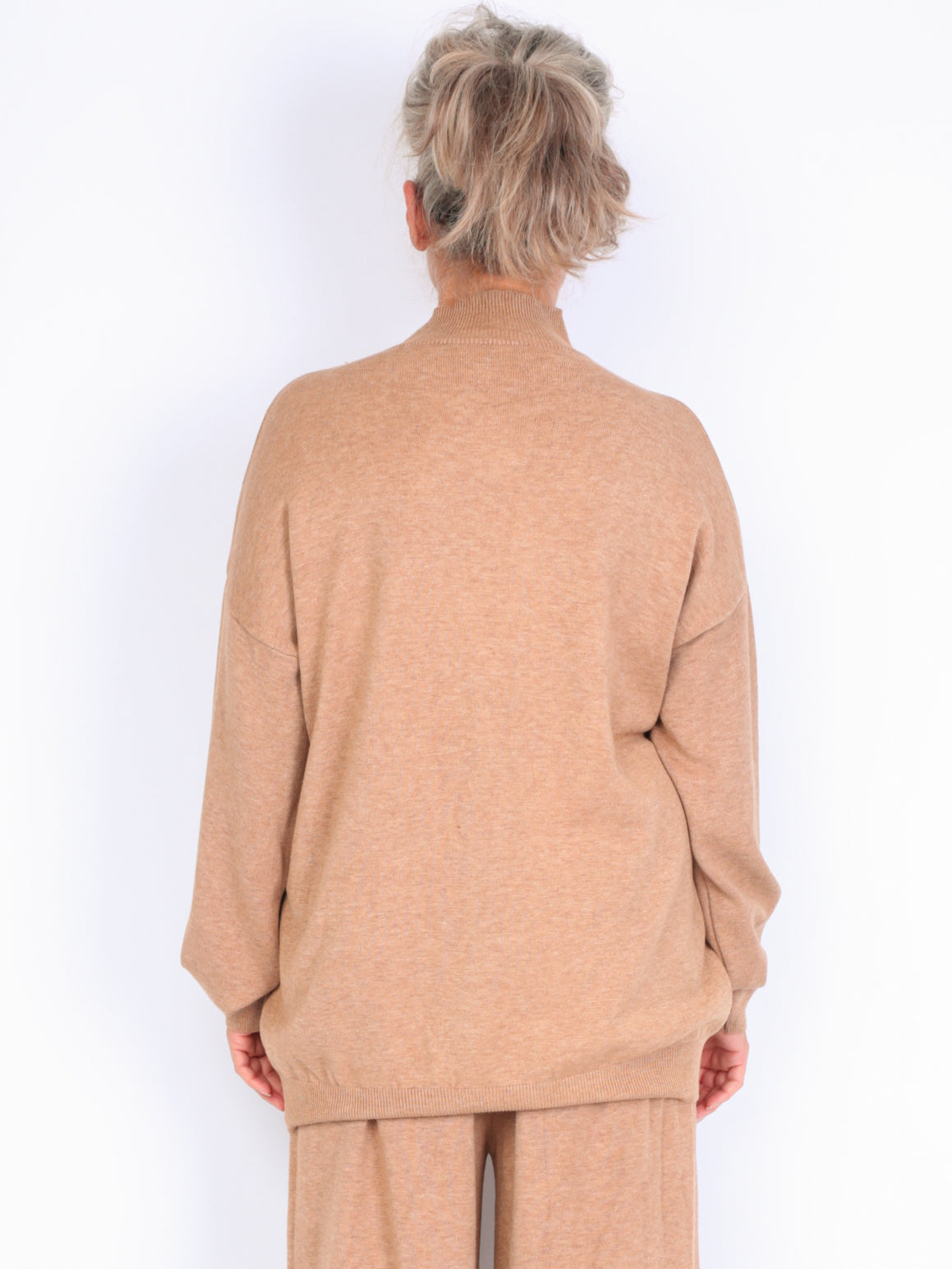Knitted sweater with high neck