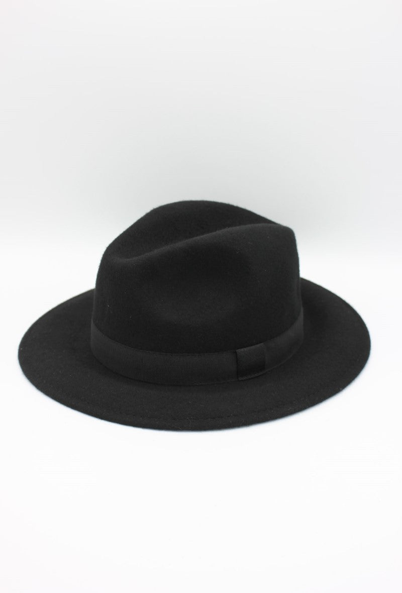 Italian wool hat with ribbon