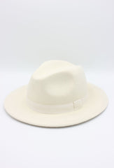 Italian wool hat with ribbon