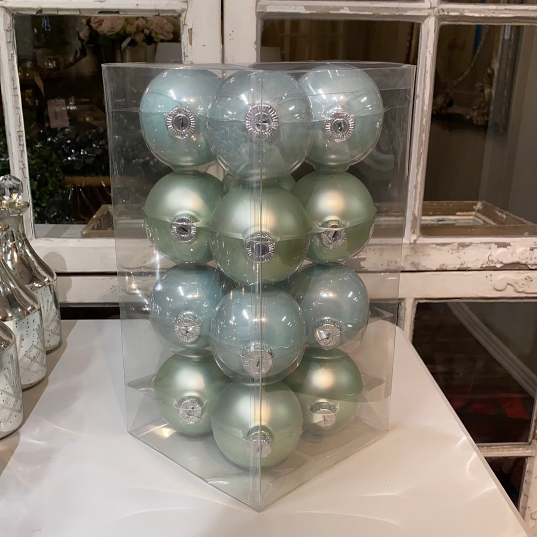 16 Glassballs 80mm Oyster Grey