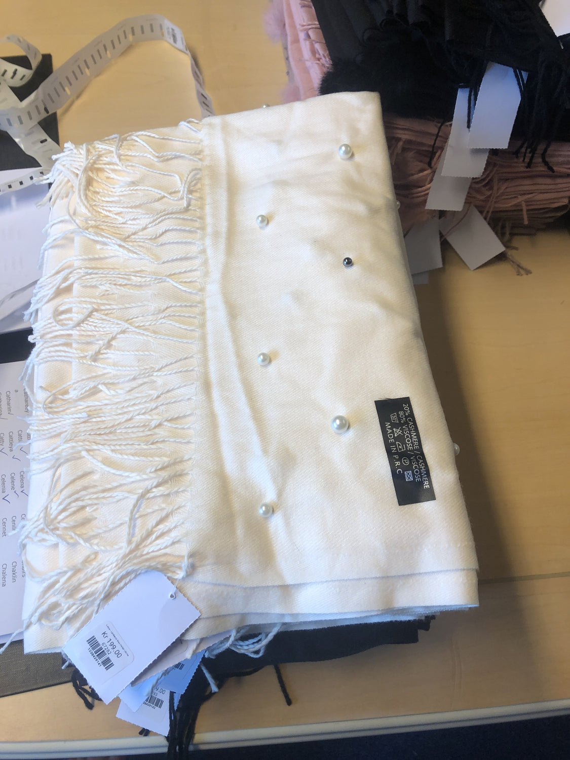 Celya - Tørklæde Med Perler Creme by Krone 1