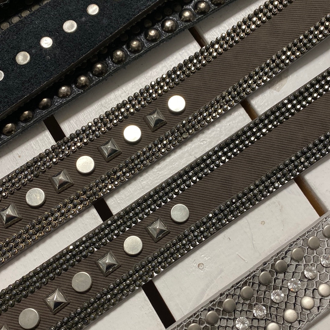 Brunt bælte med studs by Krone 1