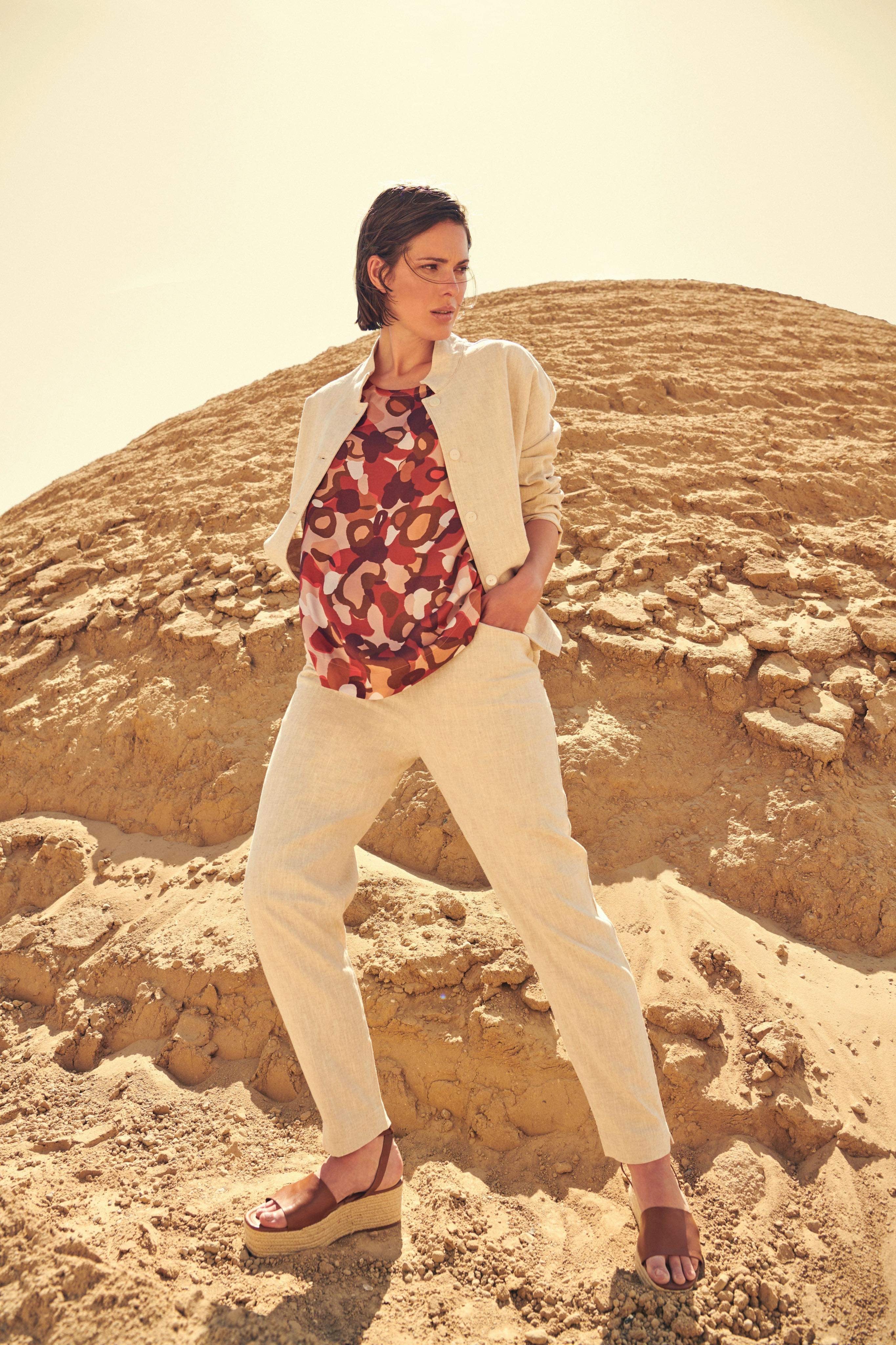 Some linen trousers with pockets