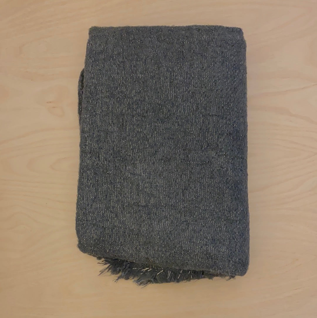 Scarf with glitter gold
