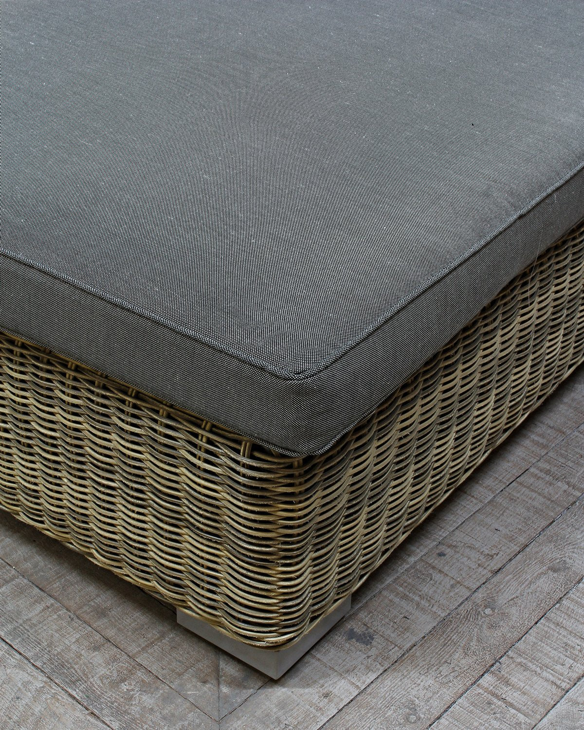 Lazice Lounge, Sofa two split, Gray Cushions, Weatherproof wicker