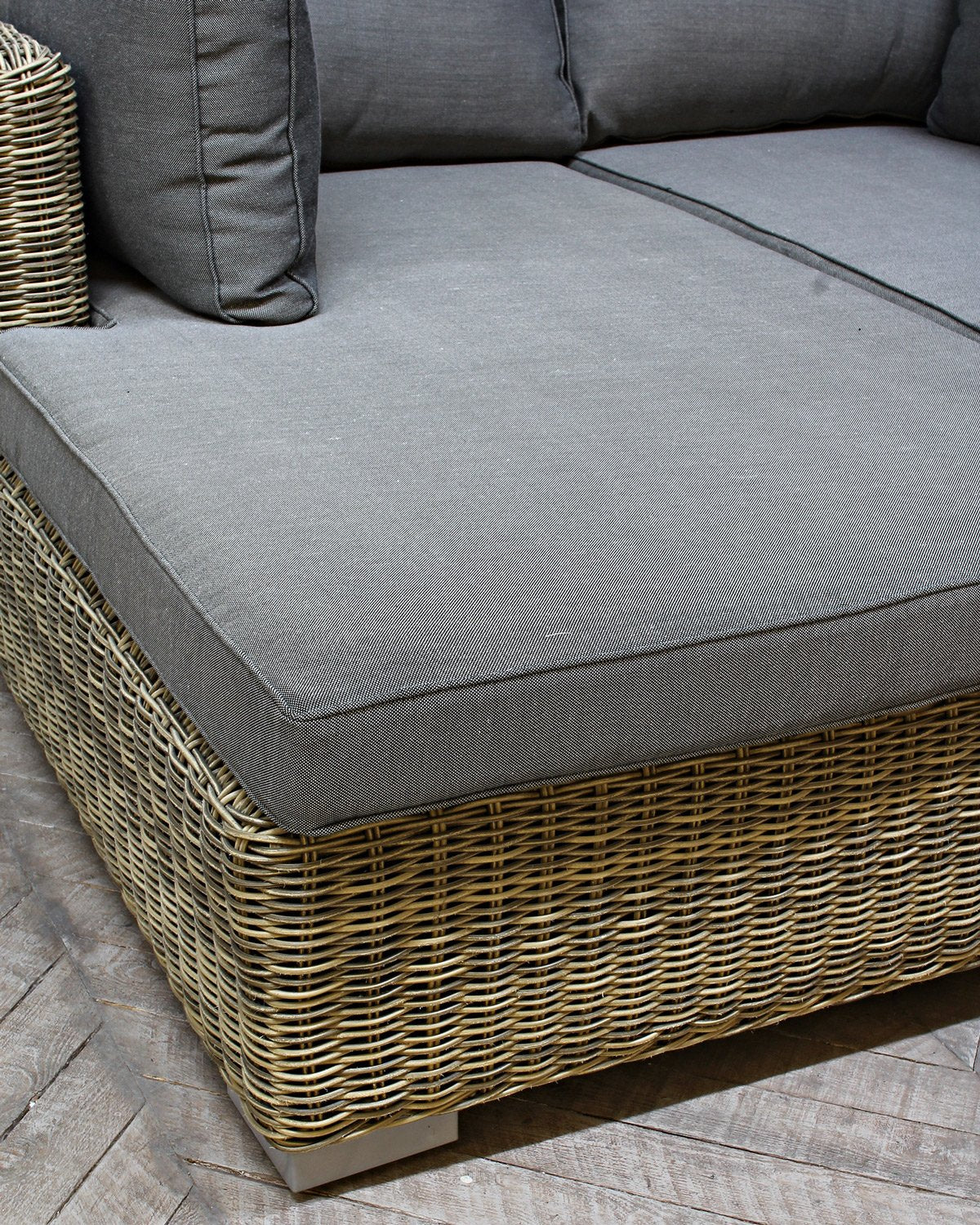 Lazice Lounge, Sofa two split, Gray Cushions, Weatherproof wicker